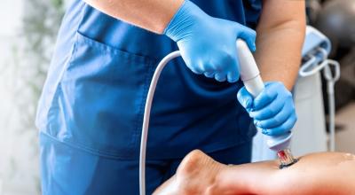 patient receiving Shock Wave Therapy in their leg